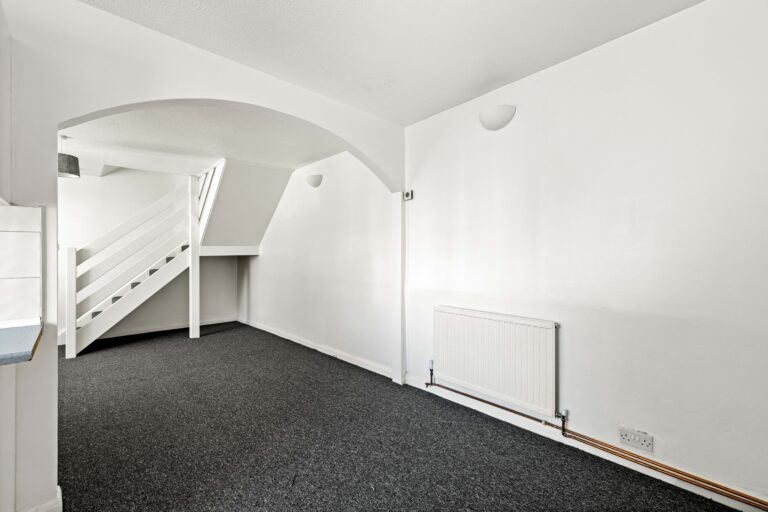 2 bedroom Terraced House in Folkestone, Kent