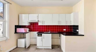 Flat 2, 52 Dover Road