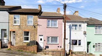 5 Woods Place